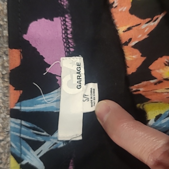 Floral mini skirt size sm - Picture 3 of 3